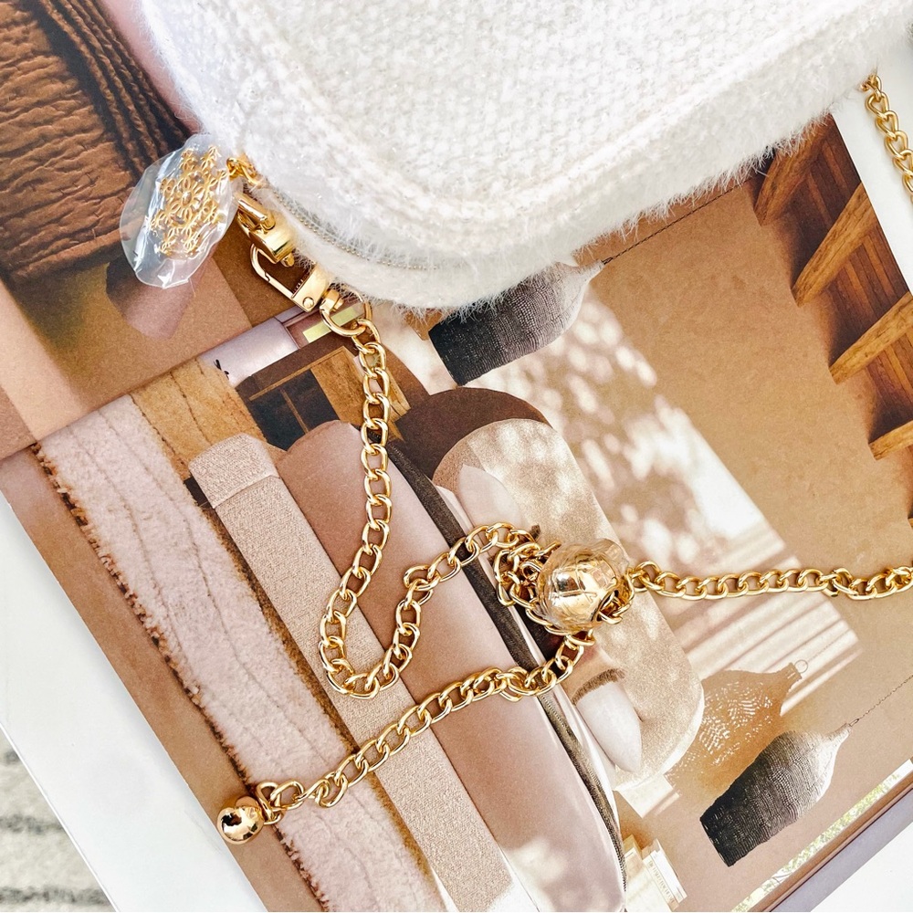 Chanel Cosmetic Bag Holiday Limited Edition - Picture 6 of 7